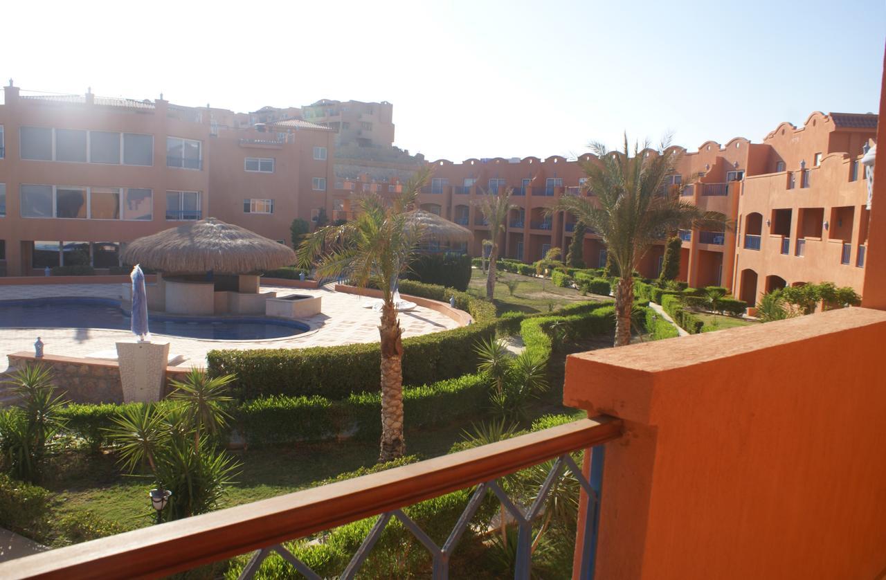 Savanna Empire Spa & Resort Ataqah Exterior foto
