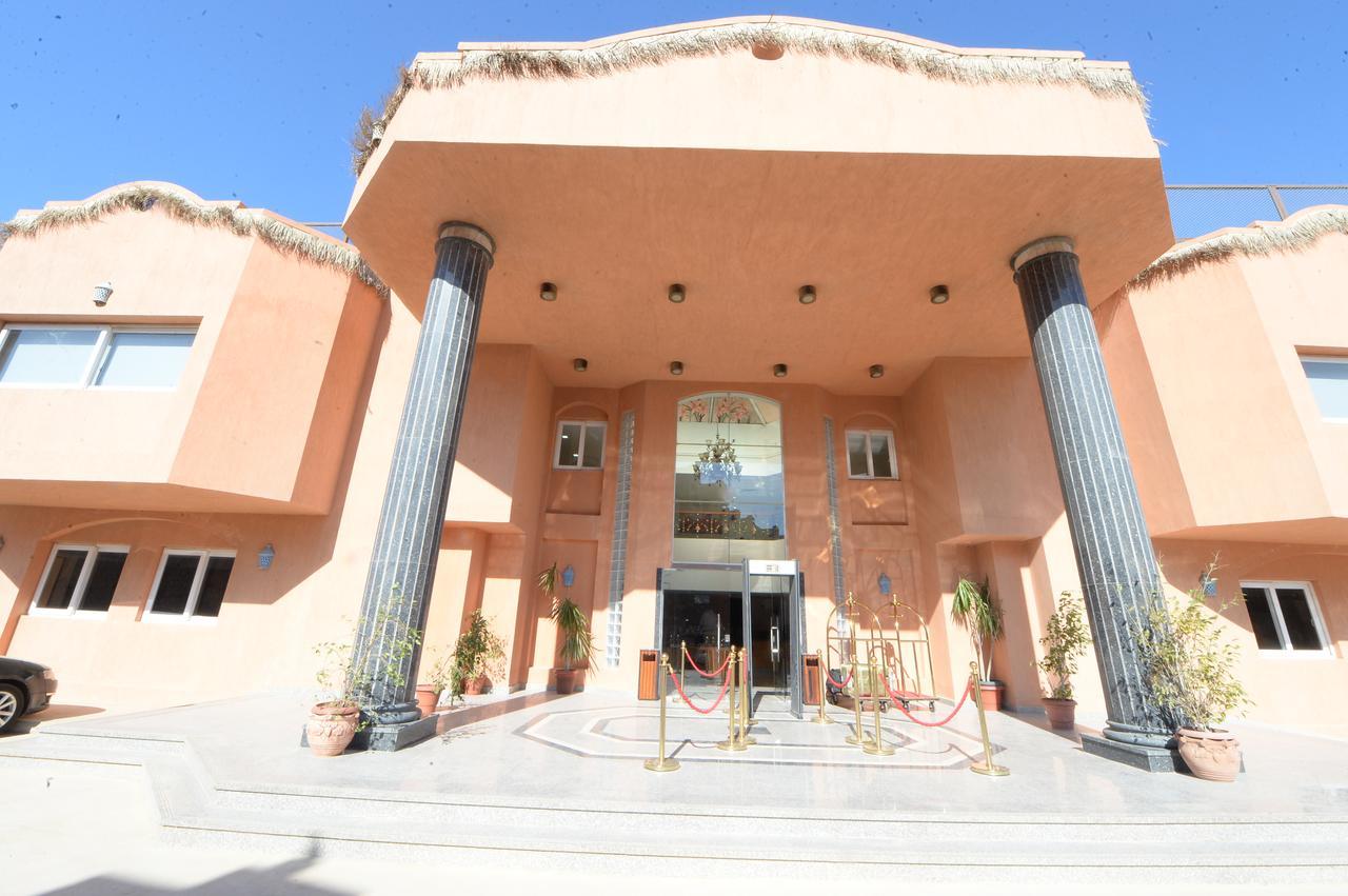 Savanna Empire Spa & Resort Ataqah Exterior foto