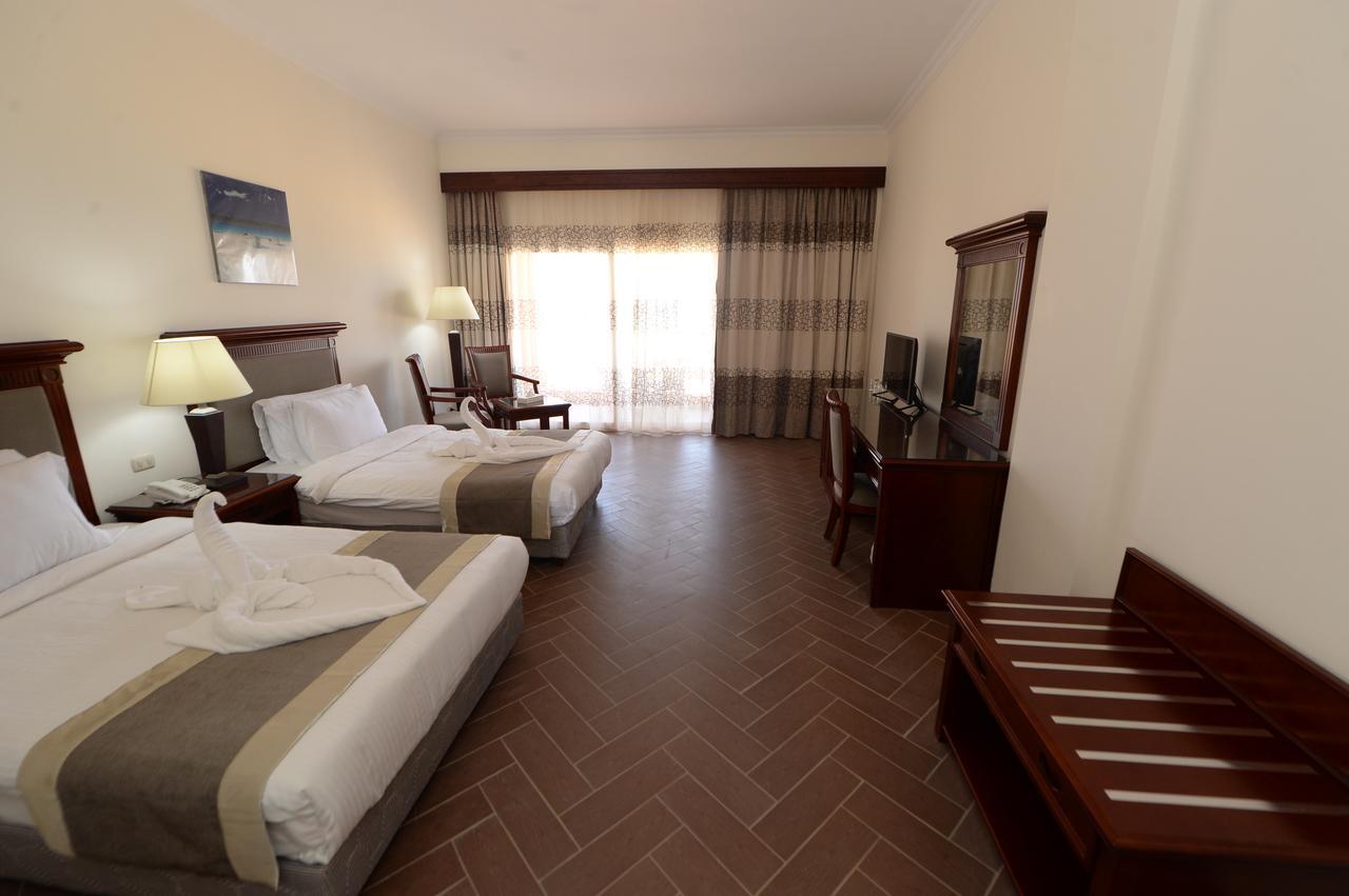 Savanna Empire Spa & Resort Ataqah Exterior foto
